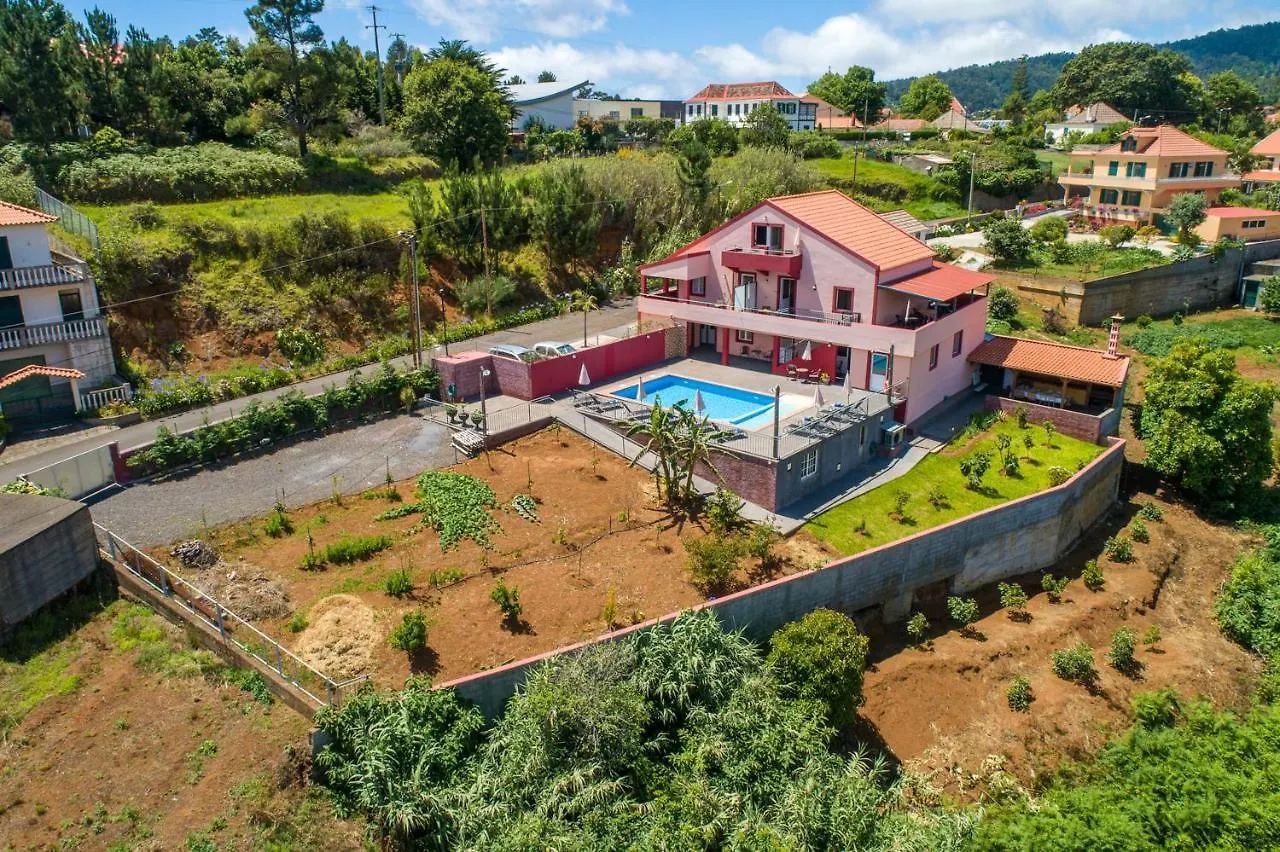 Spacious House With Pool In פראזרס 0*,